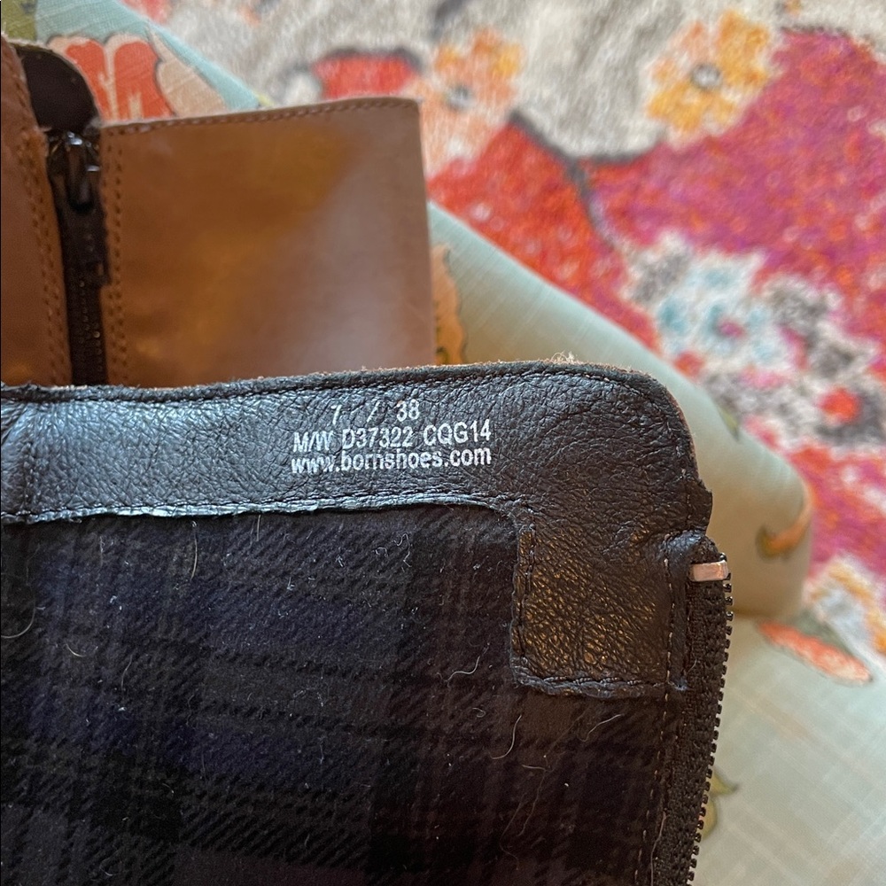 BORN FABULOUS Leather Taupe, Size 7/38 - Picture 10 of 12
